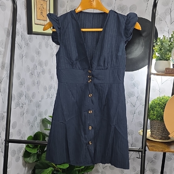 Elegant Navy Button-Down Dress - Picture 4 of 7